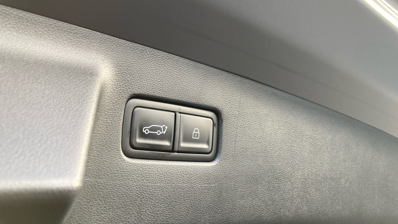 Hyundai SANTA FE 1.6 TGDi Plug-in Hybrid Ultimate 5dr 4WD Auto Estate